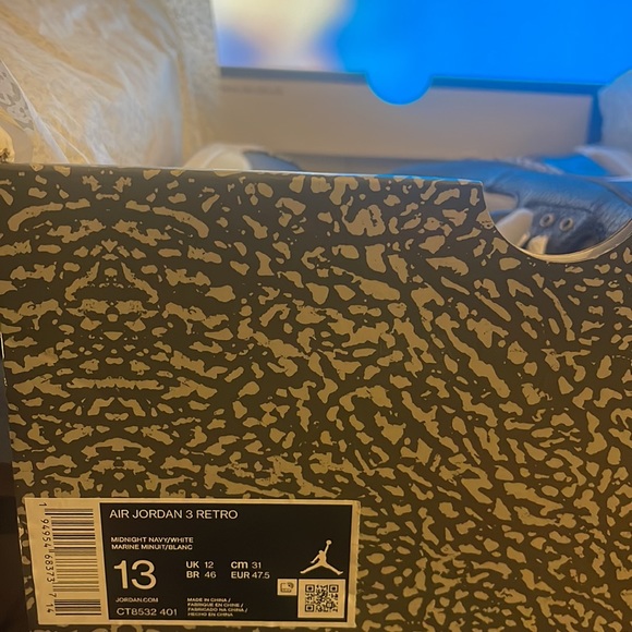 Jordan George Town 3s - Picture 5 of 5